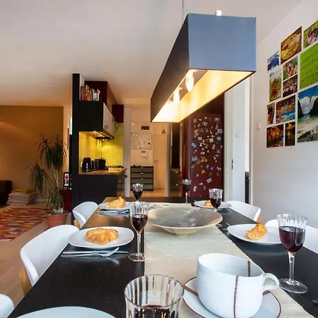 Spacious Riverbank With A Balcony And A Garage 아파트 류블랴나