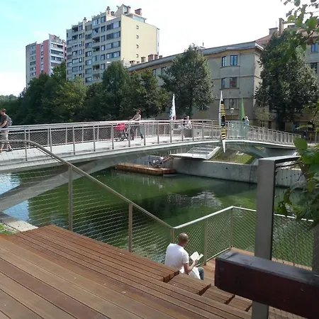 Spacious Riverbank With A Balcony And A Garage Lejlighed *
