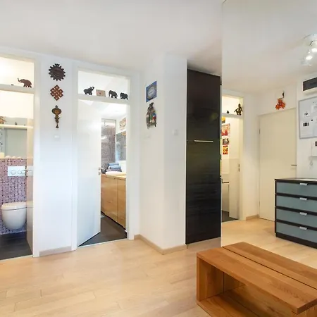 Spacious Riverbank With A Balcony And A Garage Appartement *